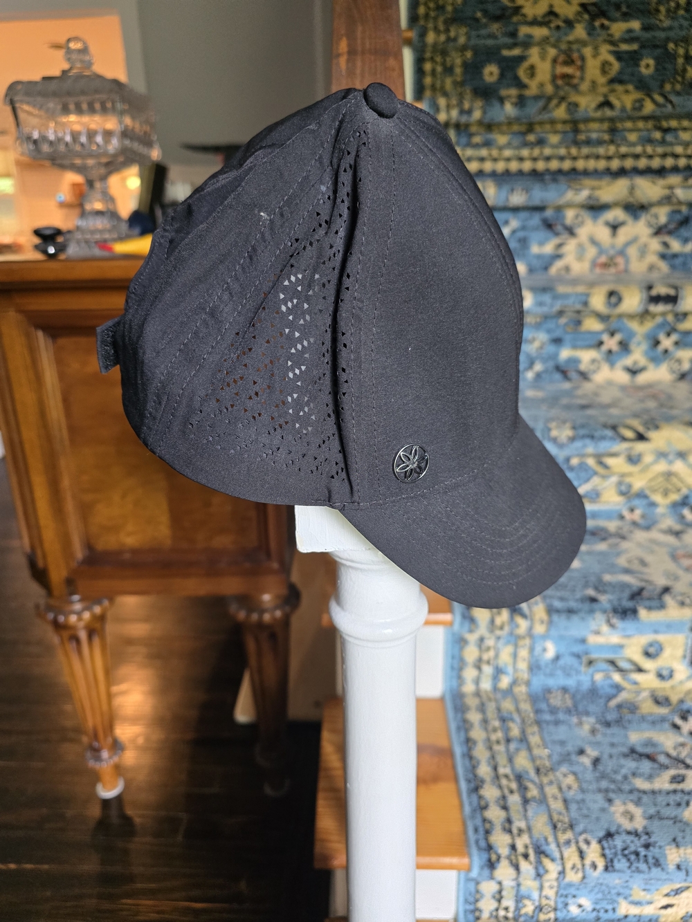 GAIAM Black Ventilated Sport Cap